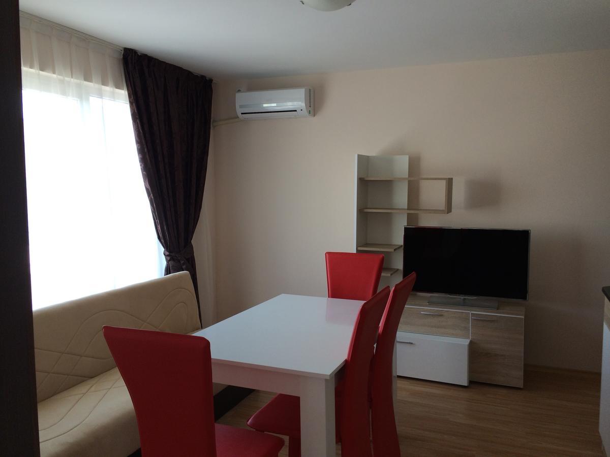 Palace De Luxe Apartments Pomorie Luaran gambar
